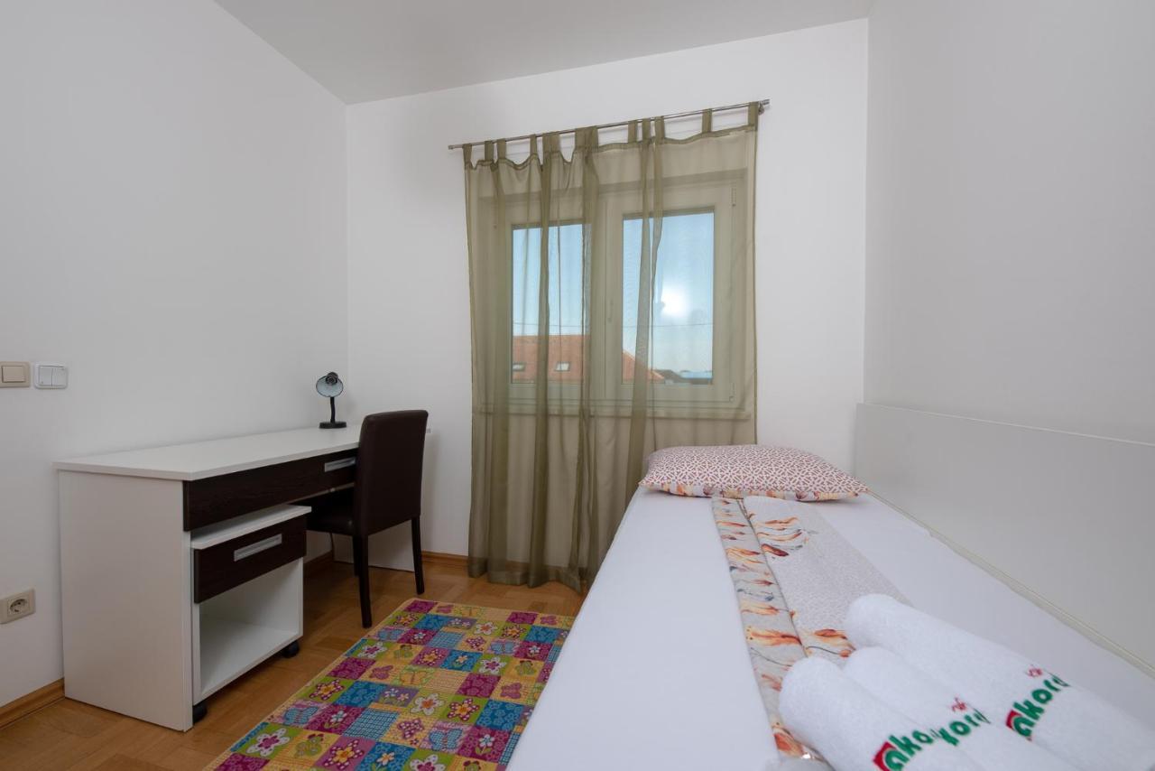 Apartmani Spoljar Zupanja Zewnętrze zdjęcie