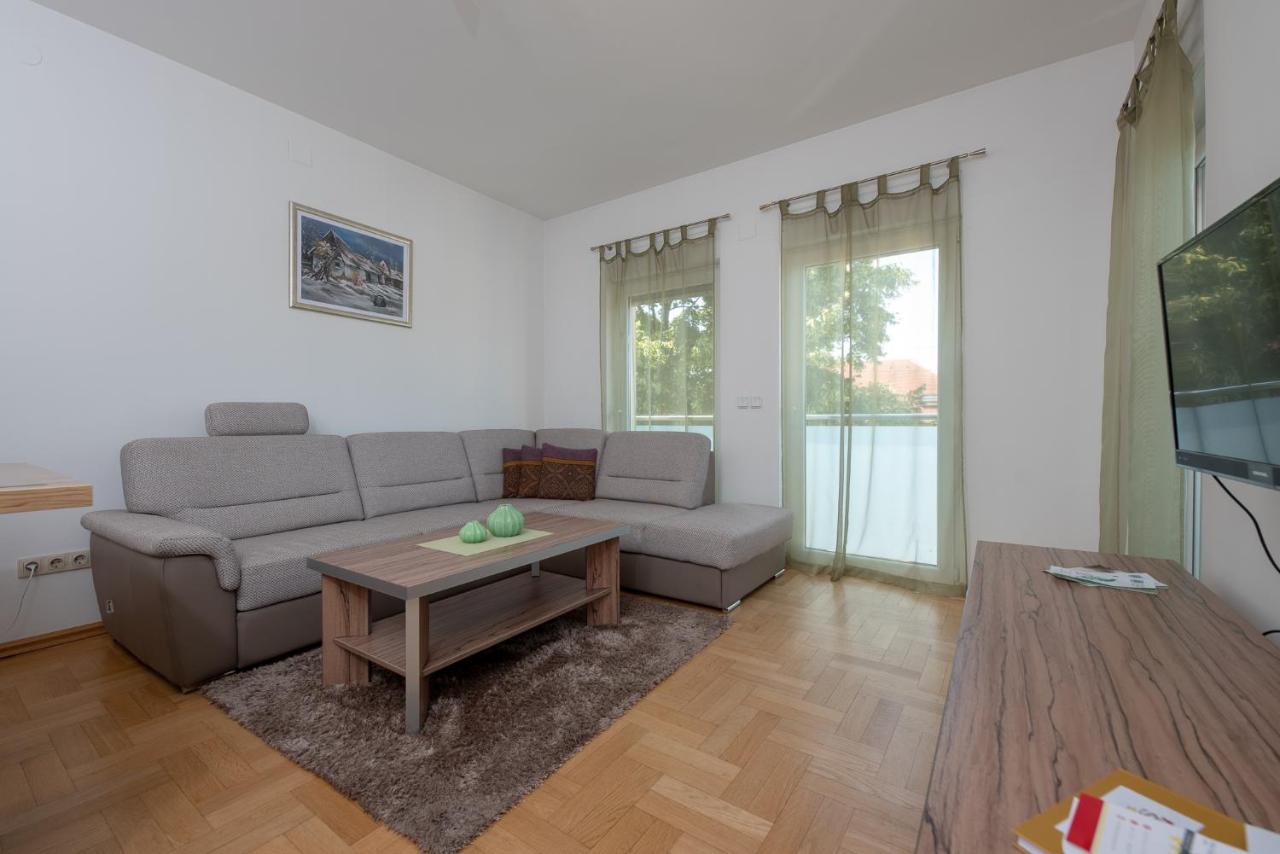 Apartmani Spoljar Zupanja Zewnętrze zdjęcie
